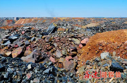 <p>1月，迁安联钢南宫28钢铁有限公司加入唐山长城钢铁集团，更名为唐山长城钢铁集团南宫28钢铁有限公司；</p>
<p>3月，成立唐山隆鑫房地产开发有限公司，向地产行业进军，开发首期&ldquo;帝都花苑&rdquo;项目建筑面积即达到38万㎡。</p>